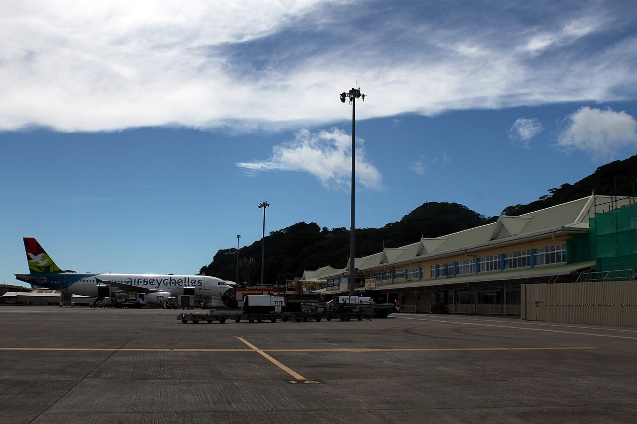 Avion à l'aéroport international des Seychelles