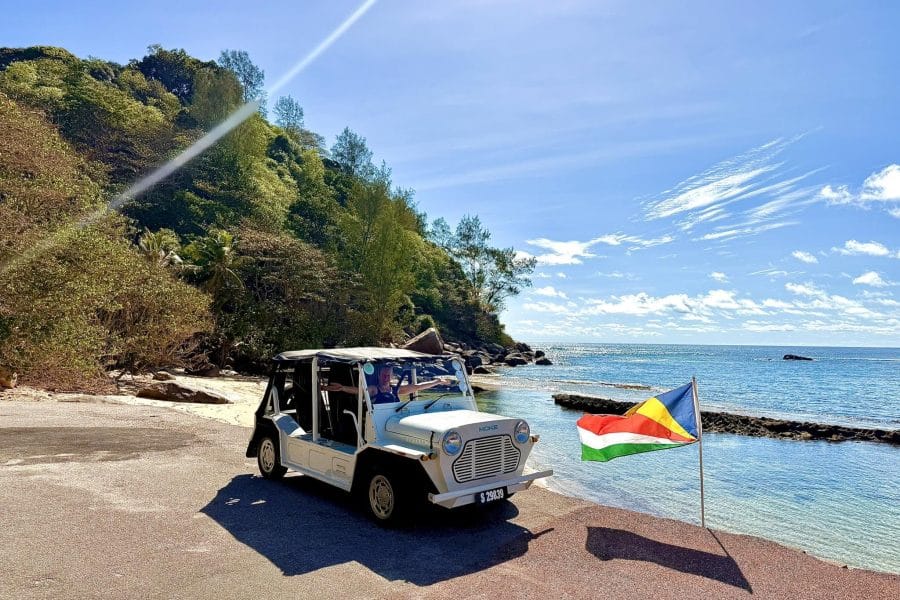 Mini Moke Cabriolet à louer aux Seychelles
